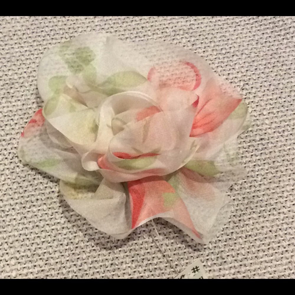 Handmade floral hair clip.